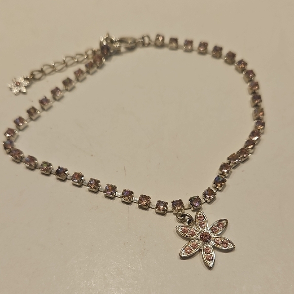AVON Silvertone & Pink Rhinestones Flower Charm 8 1/2" Bracelet - Picture 1 of 6